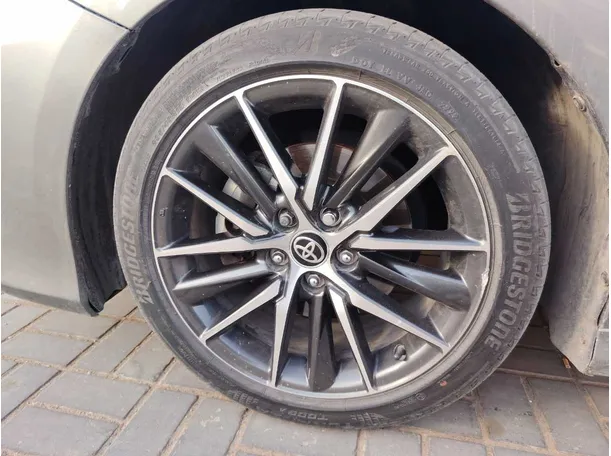 Car image 10