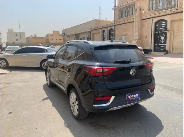 Car image 7
