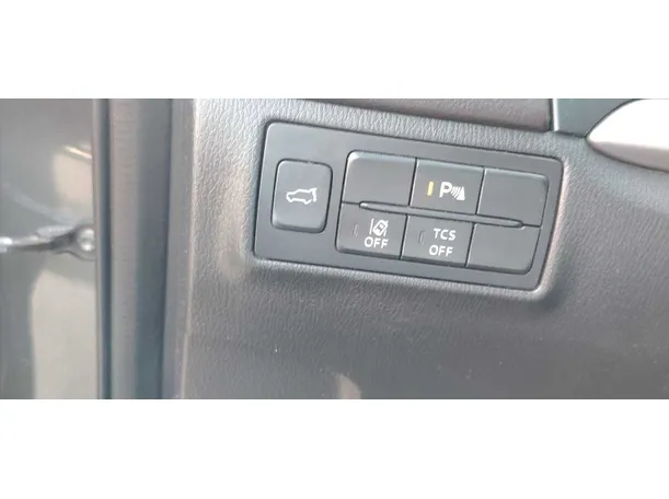 Car image 22