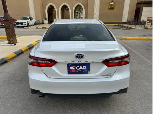 Car image 6