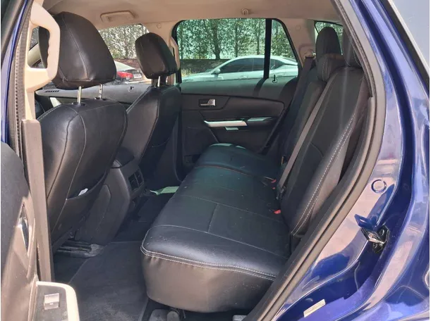 Car image 13