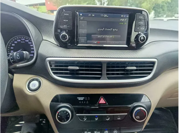 Car image 24