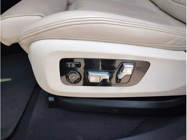 Car image 41