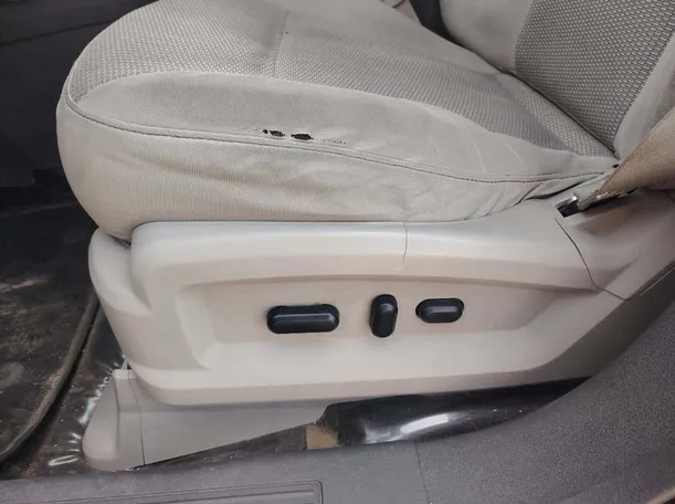 Car image 34