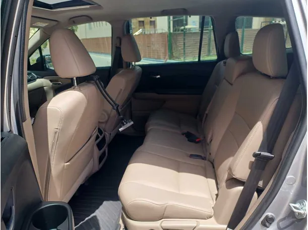 Car image 15