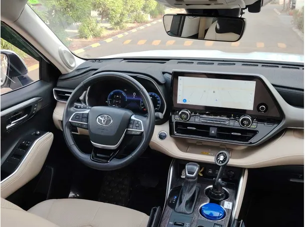 Car image 23