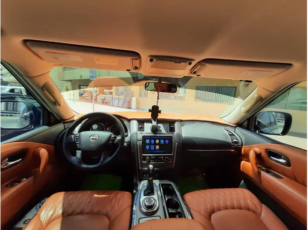 Car image 14