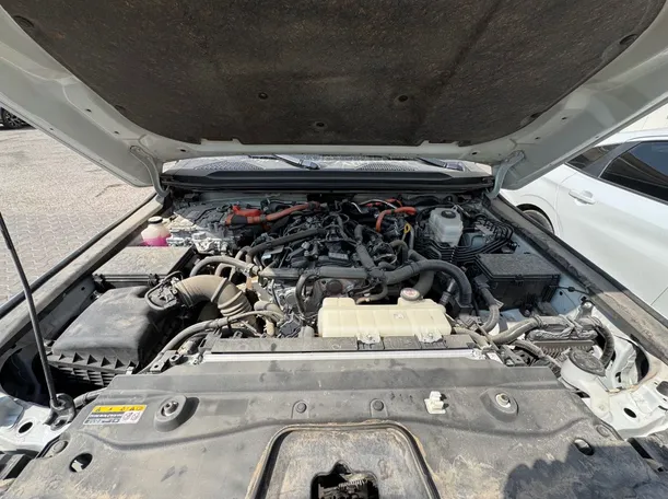 Car image 26