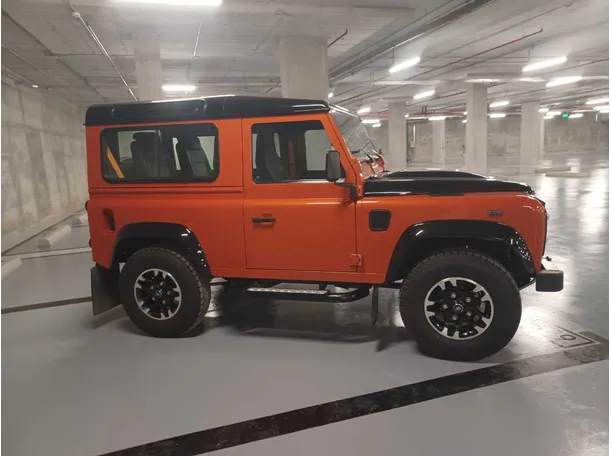 Car image 4