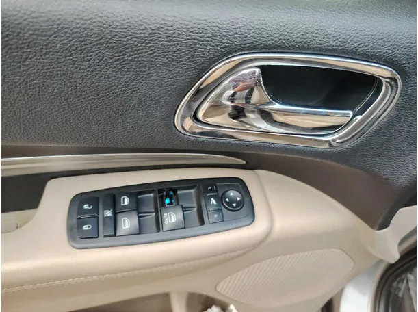 Car image 34