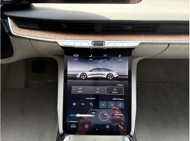 Car image 18