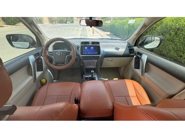 Car image 15