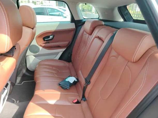 Car image 20