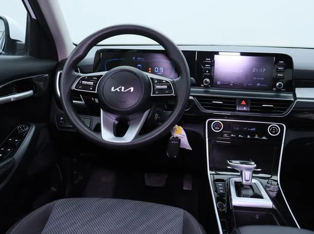 Car image 15