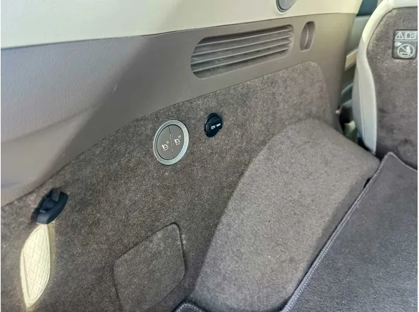 Car image 41