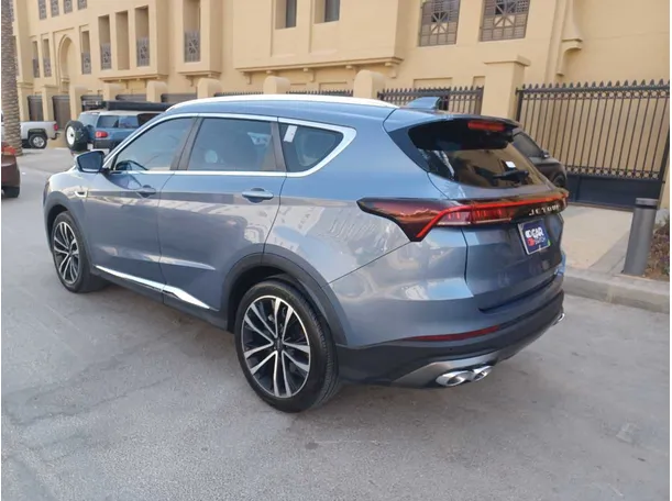 Car image 7