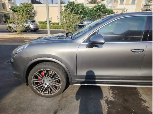 Car image 9