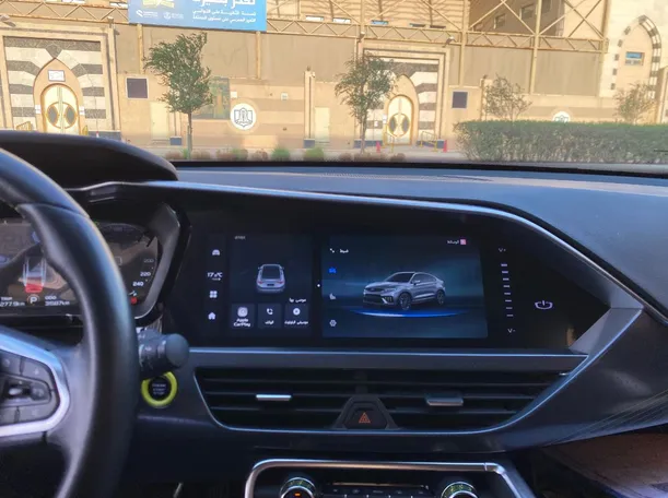 Car image 18