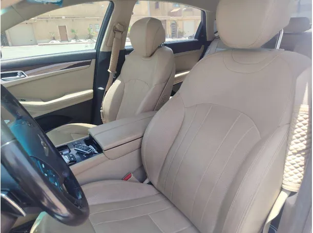 Car image 13