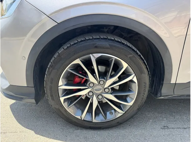 Car image 9