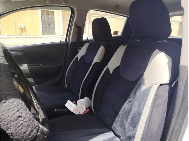 Car image 12