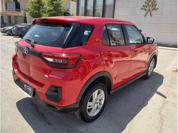 Car image 5