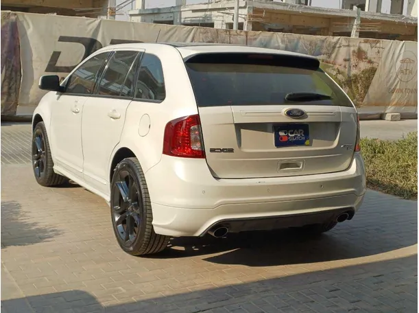 Car image 7