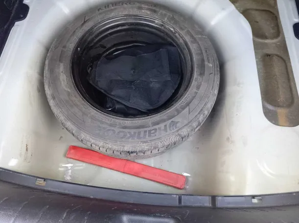 Car image 30