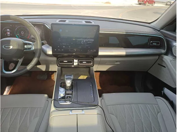 Car image 15