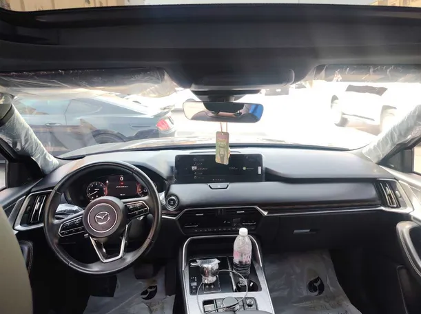 Car image 15