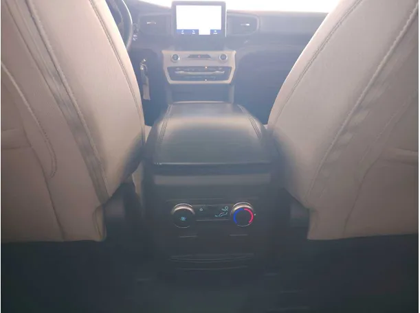 Car image 28