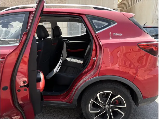 Car image 16