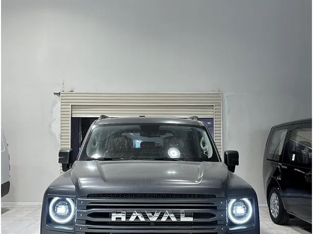 Car image 6