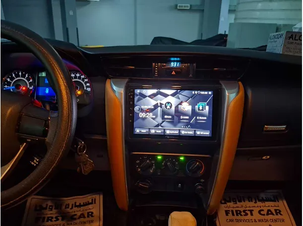 Car image 18