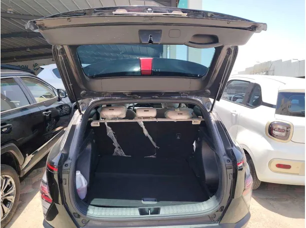 Car image 29