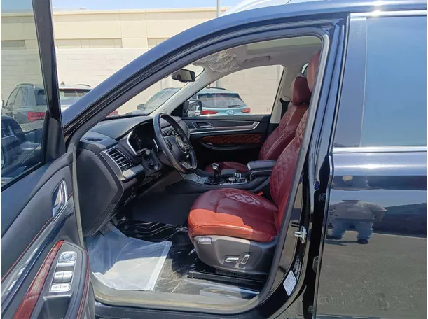 Car image 14