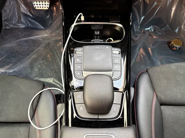 Car image 19
