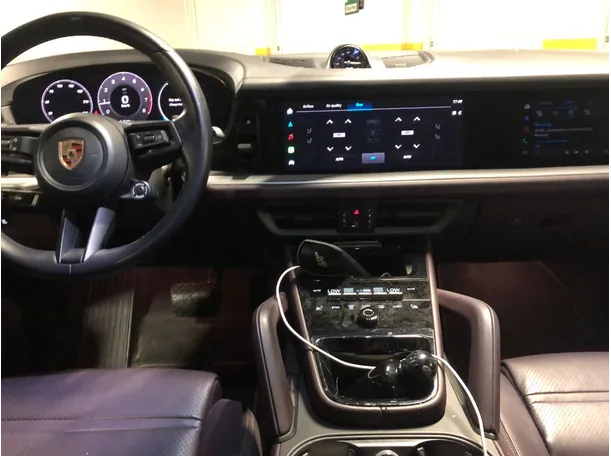 Car image 16