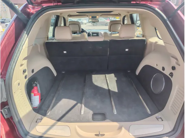 Car image 26