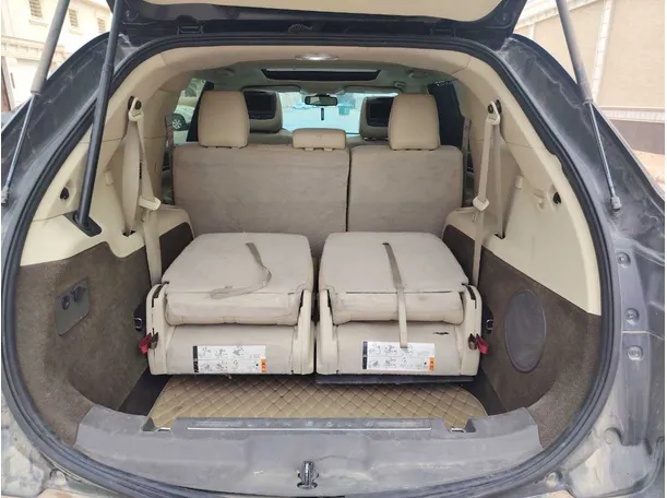 Car image 26