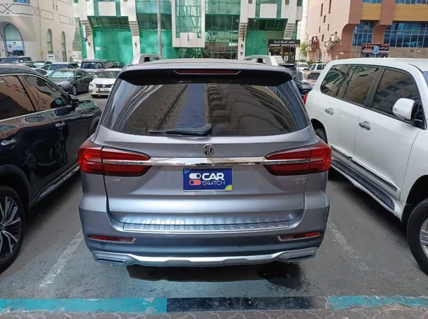 Car image 6