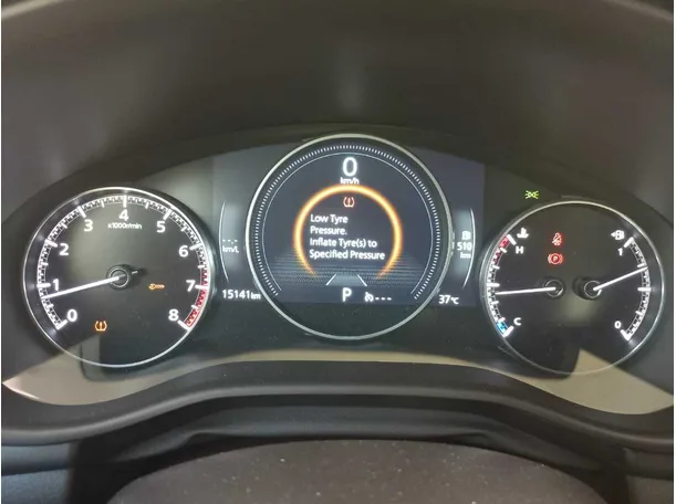 Car image 18