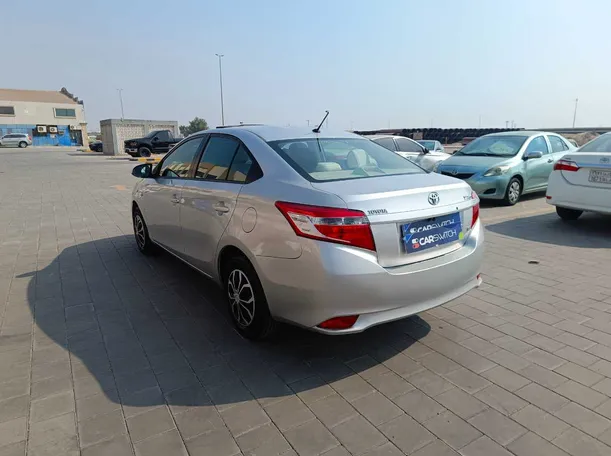 Car image 7