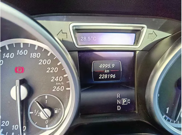 Car image 31