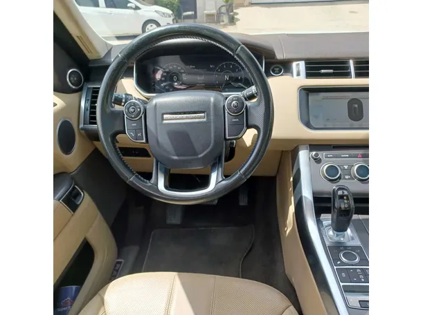 Car image 17