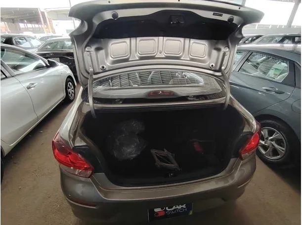 Car image 25