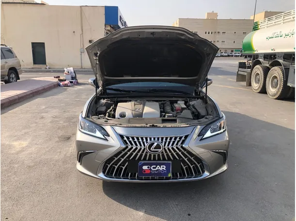 Car image 27