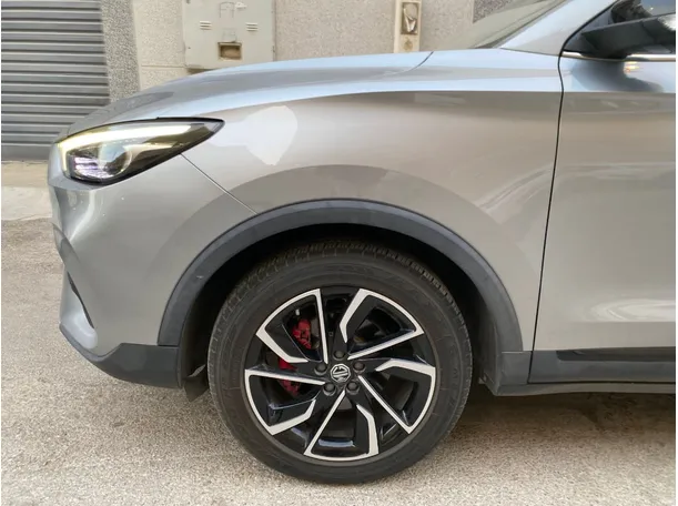 Car image 8