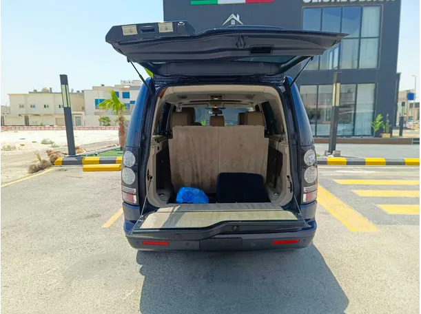Car image 26