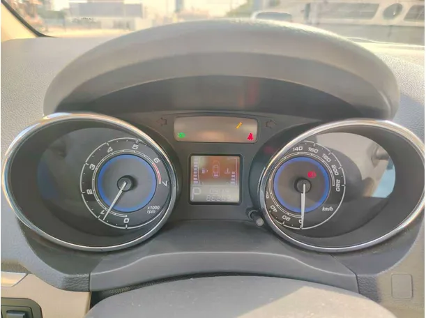 Car image 28